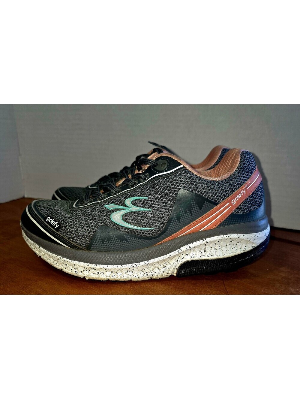Gravity Defyer G-defy Mighty Walk women's sneaker size 8